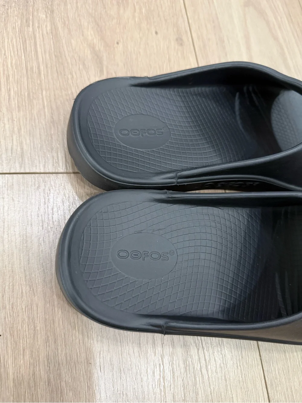 OOFOS Men's Black Slide Sandals - Cushioned Recovery Slides